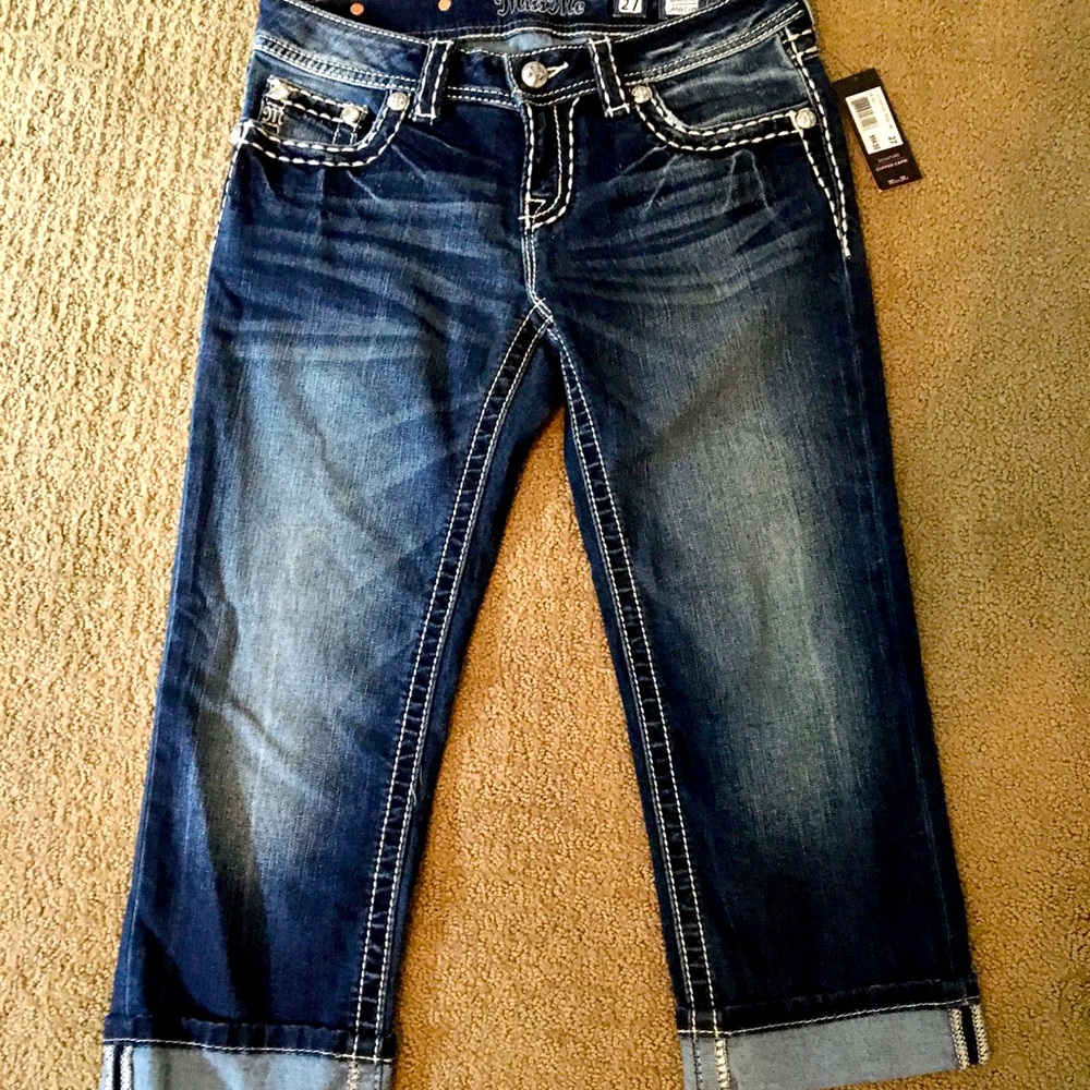NWT Miss Me Signature Cuffed Capri